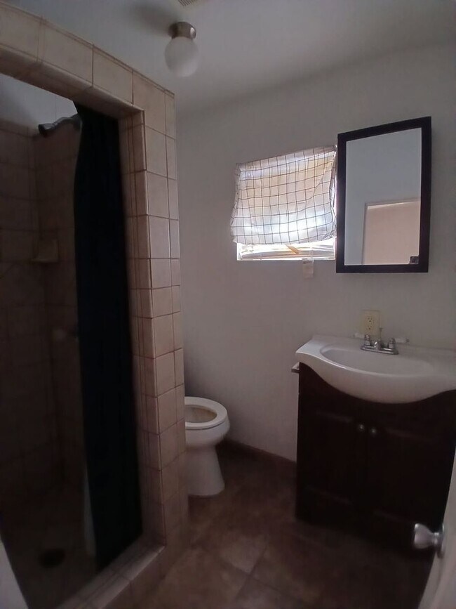 Building Photo - 445 Rosemont St