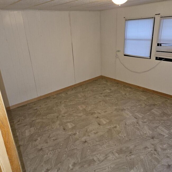 Building Photo - 111 Franklin St