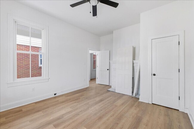 Building Photo - 423 Mt Vernon Ave