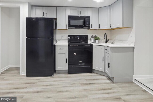 Primary Photo - 1720 16th St SE