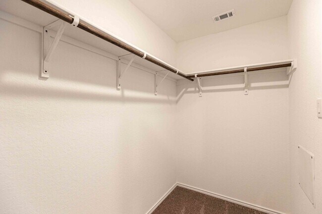 Building Photo - 9143 Coronal Rings