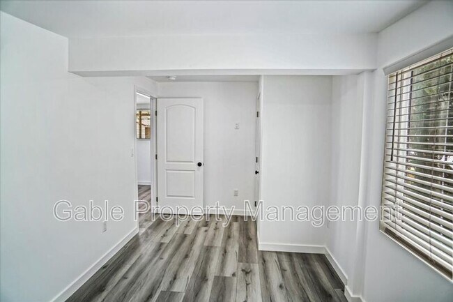 Building Photo - 23830 Newhall Ave