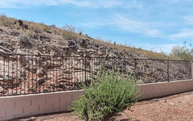 Building Photo - 3 Bedroom in Beautiful Ahwatukee Foothills Club West!  Available 7/1