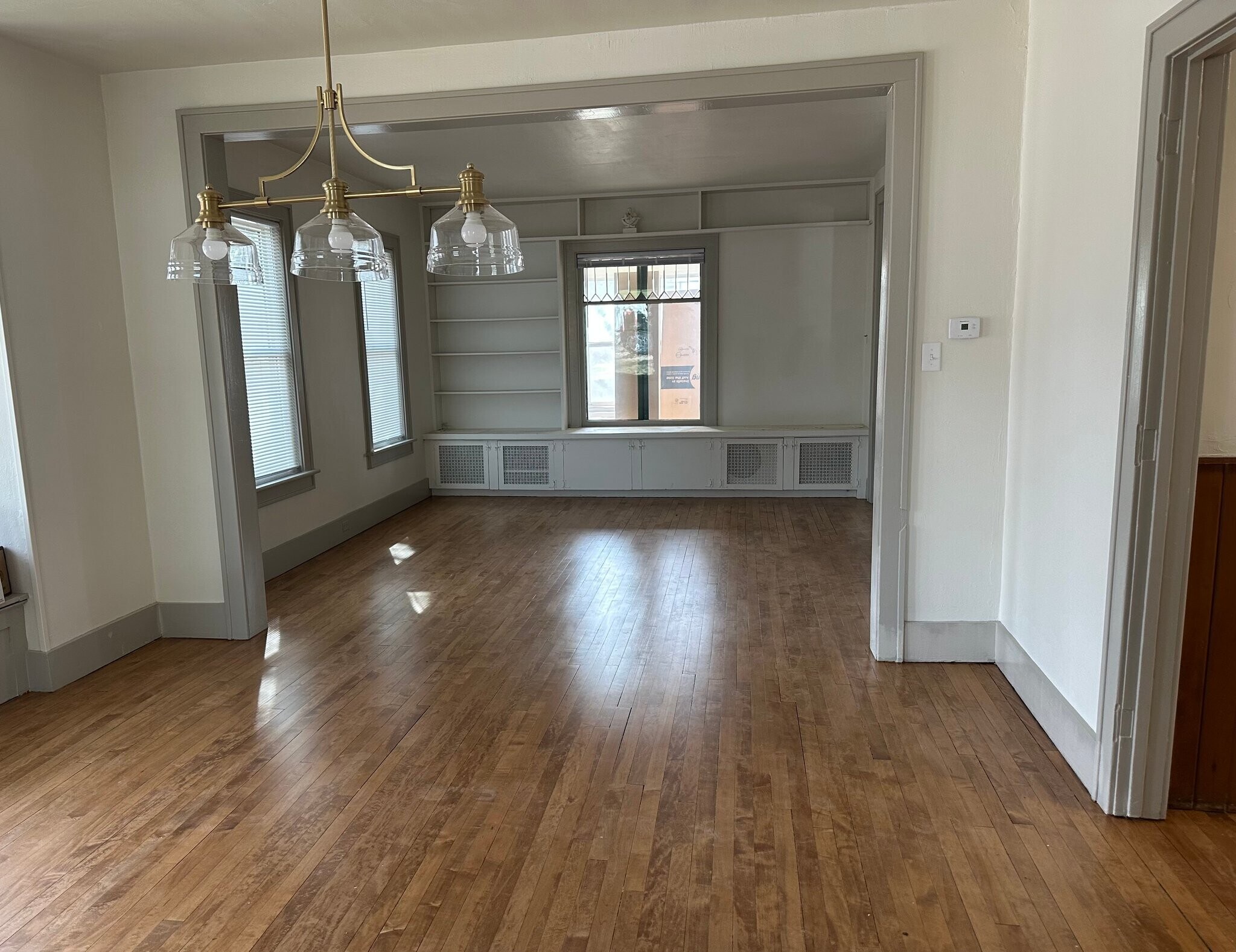 Building Photo - 401 N Hubbard St