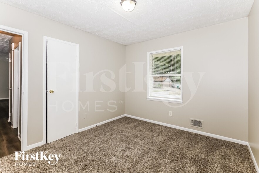Building Photo - 1334 Labelle St