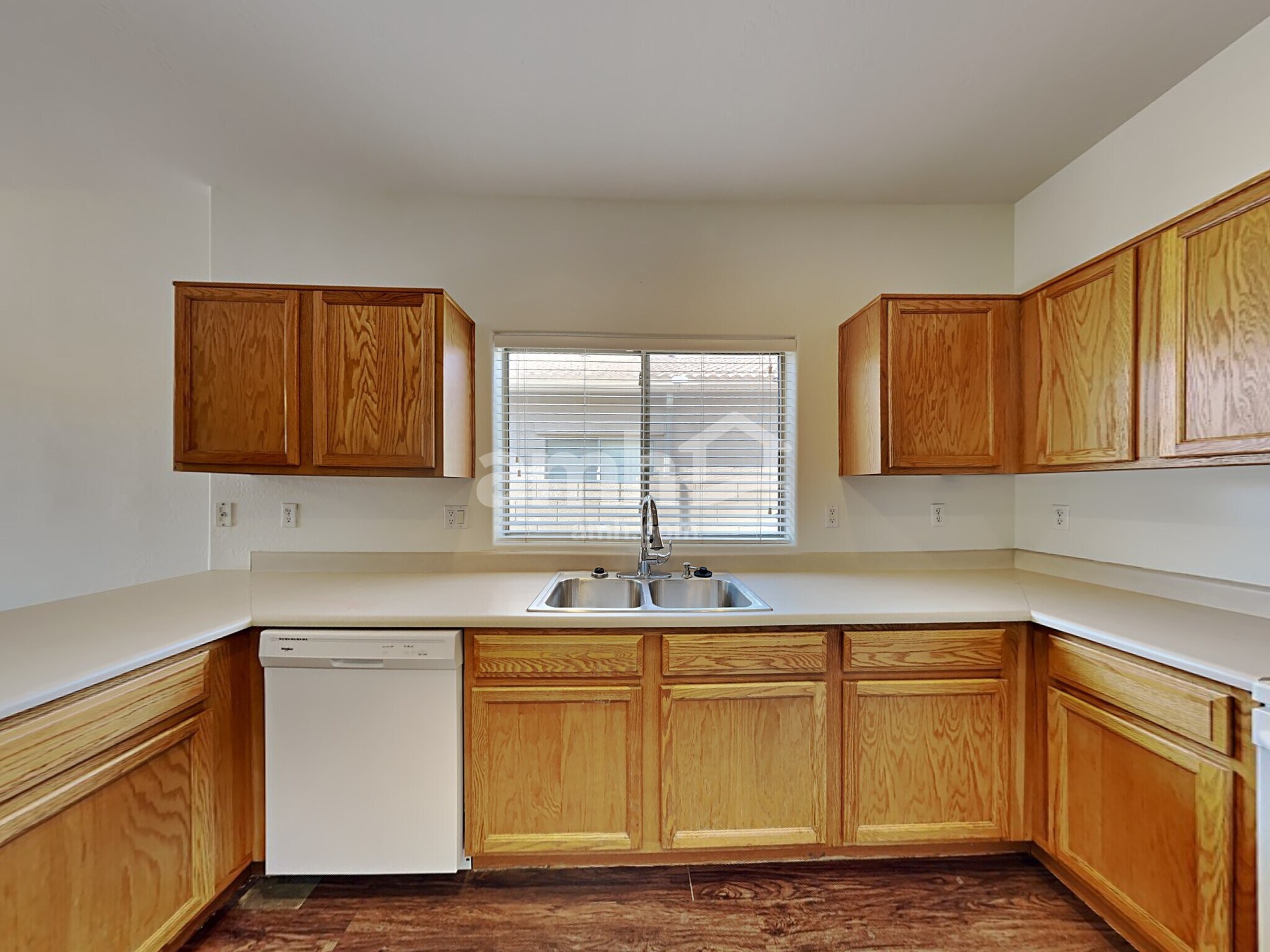 Building Photo - 8829 W Hilton Ave