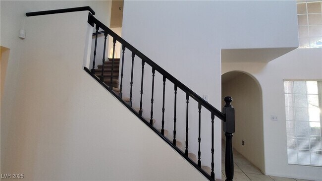 Building Photo - 2632 Ironside Dr