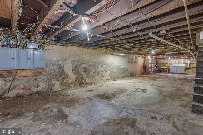 Building Photo - 1812 S 17th St