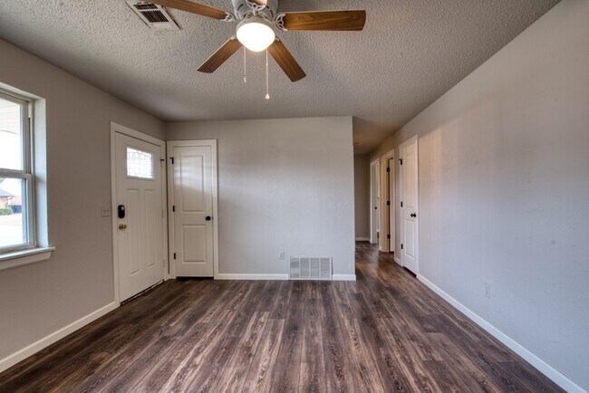 Building Photo - 2828 SW 83rd St