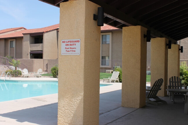 Building Photo - 2166 N Pantano Rd