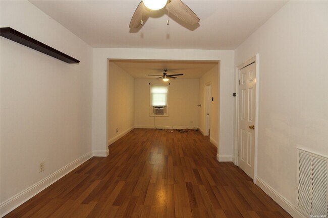Building Photo - 280 Islip Blvd
