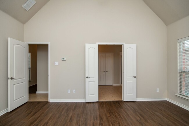 Building Photo - **Home Sweet Home**