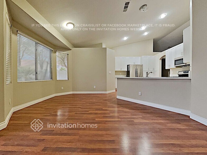 Building Photo - 1133 Coral Rainbow Ave