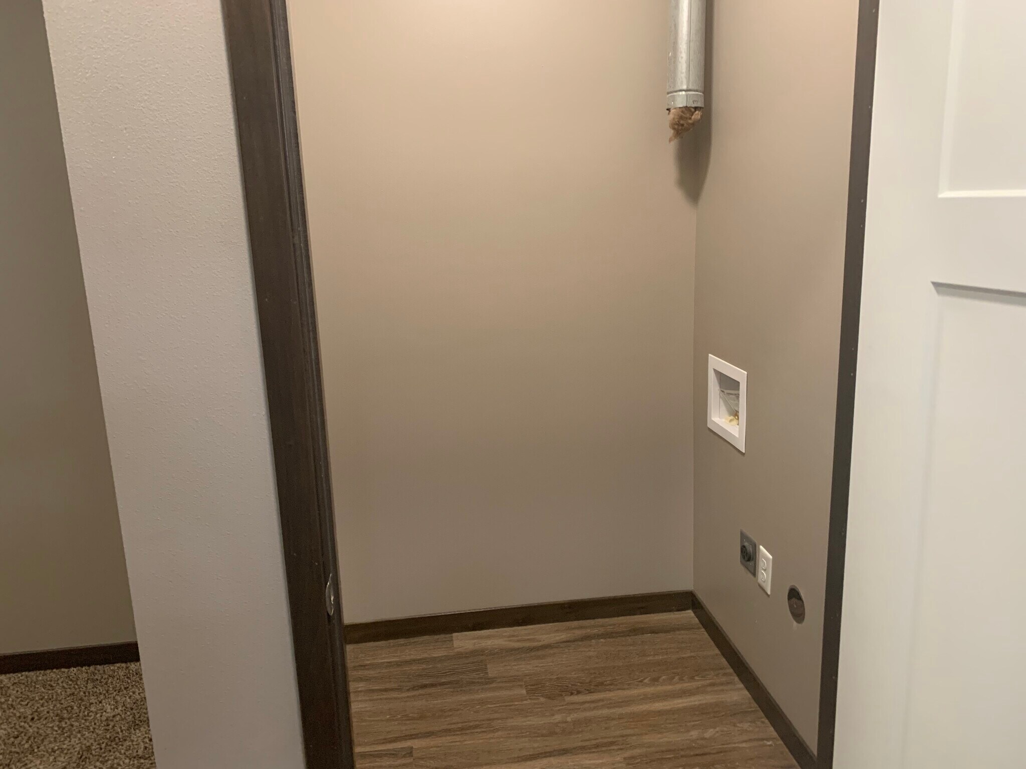 Washer/Dryer Hookups - 207 Lake Park Blvd