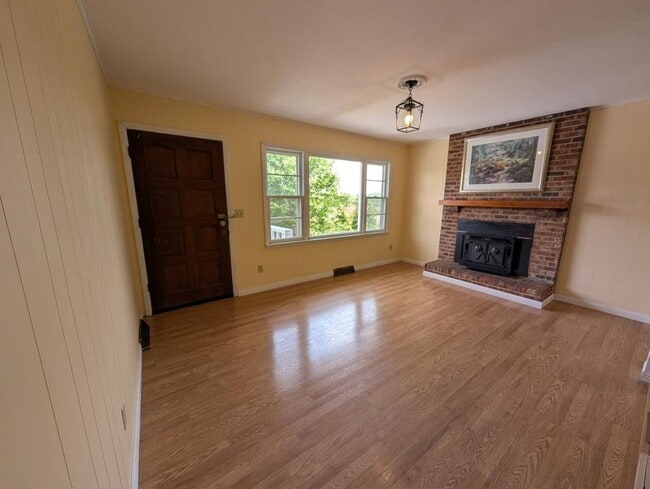 Building Photo - 505 N Stanwood Ln