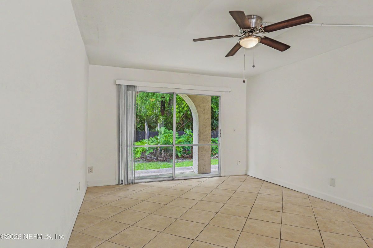 Building Photo - 1557 El Prado Rd