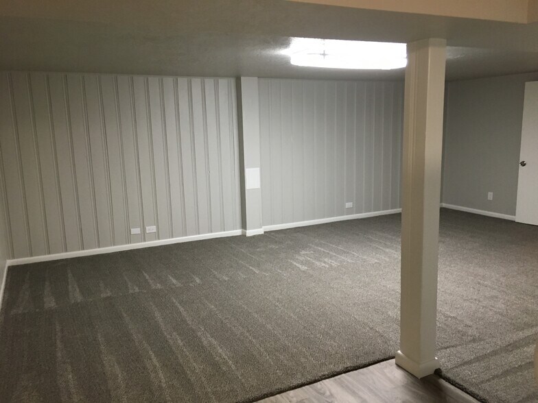 Building Photo - 615 S 200 E