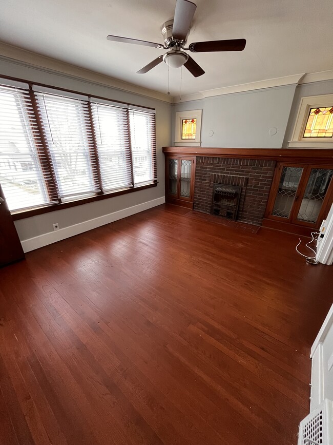 Building Photo - 1333 Beaconsfield Ave