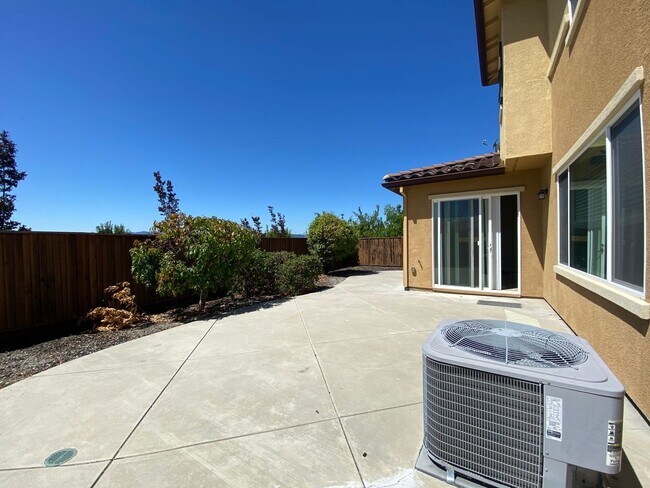 Building Photo - Dublin Ranch 4 Bed & Loft, 3 Bath, close t...