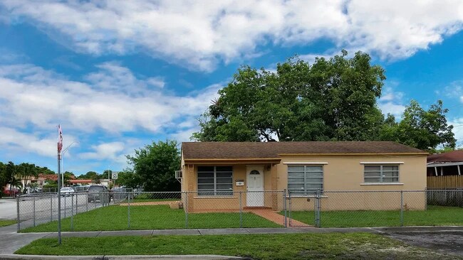 Building Photo - 5595 E 6th Ave