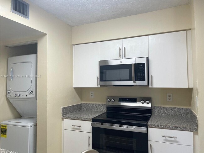 Building Photo - 15221 SW 80th St
