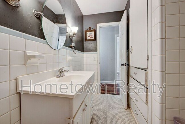 Building Photo - 2200 Downing St