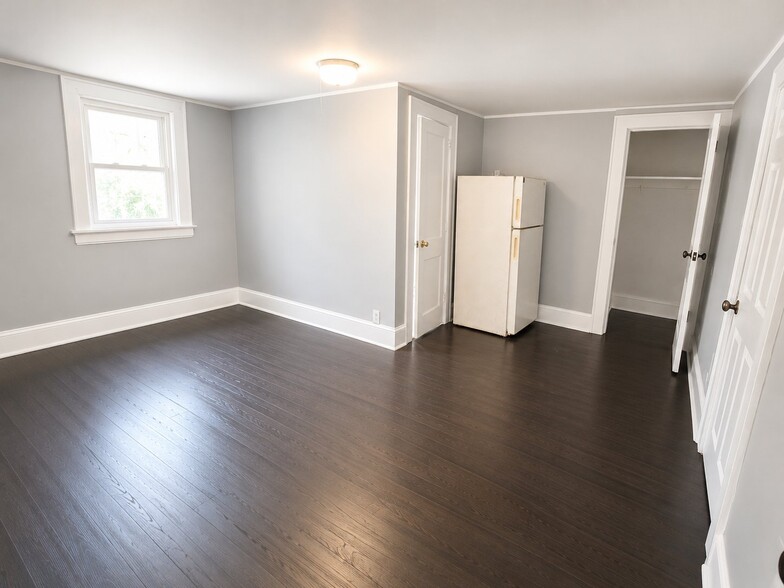 Building Photo - 179 Isabella Ave