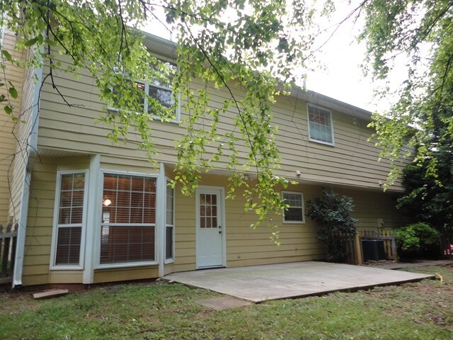 Building Photo - 570 Swan Creek Court
