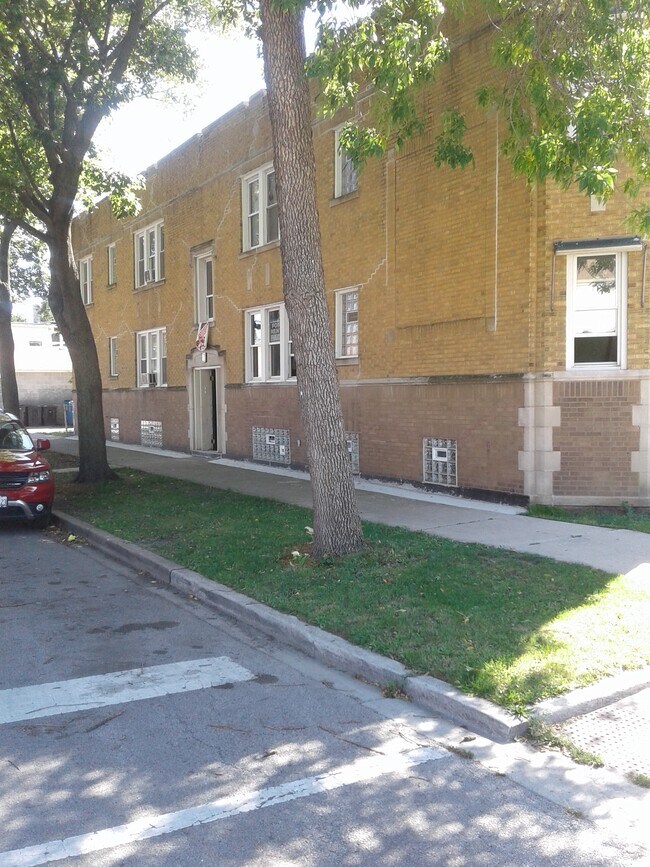 Building Photo - 2417 W 52nd St