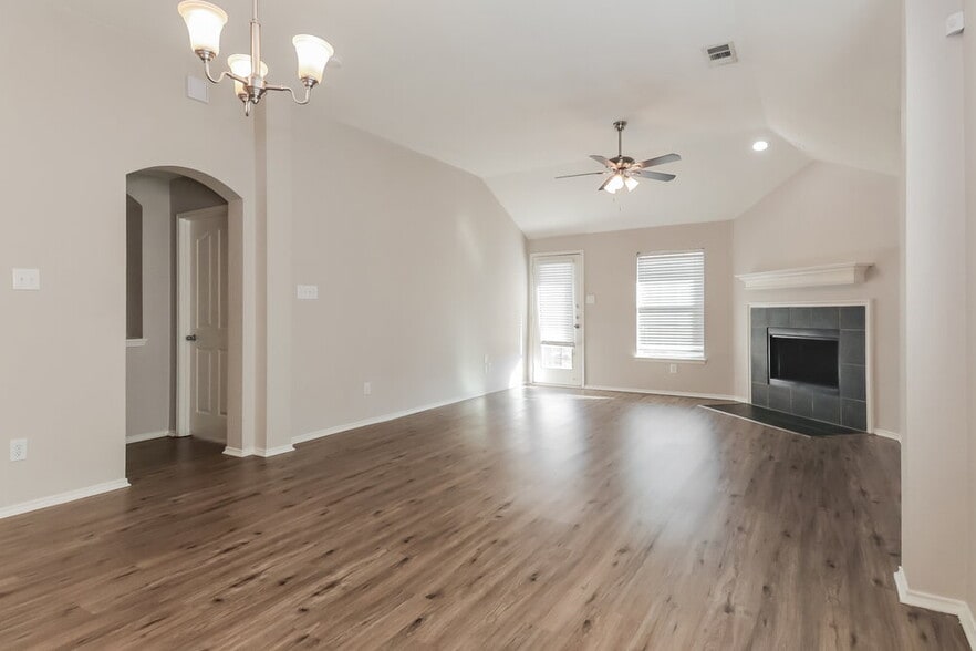 Building Photo - 1820 Marlin Dr