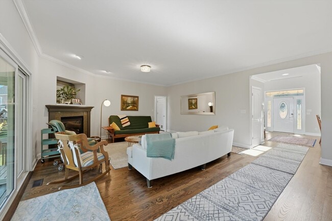 Building Photo - Stunning 4BR Home in Cascade Falls – Modern Upgrades & EV Ready!