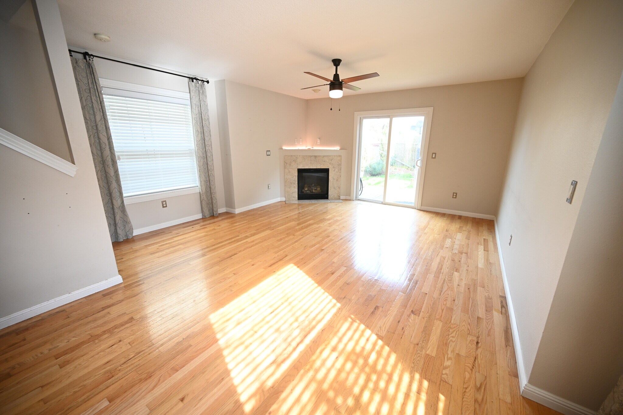 Building Photo - 9216 N Charleston Ave