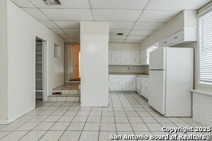 Building Photo - 811 Cottonwood Ave