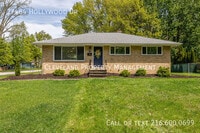 Building Photo - 27484 Hollywood Dr