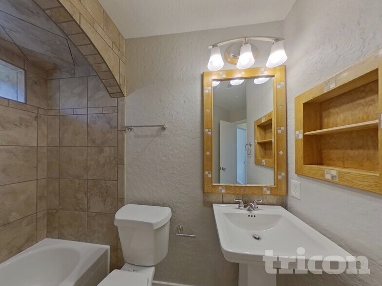 Building Photo - 815 Wyndham Pl