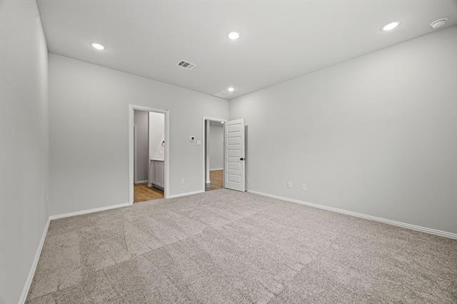 Building Photo - 3204 Royal Frst Dr