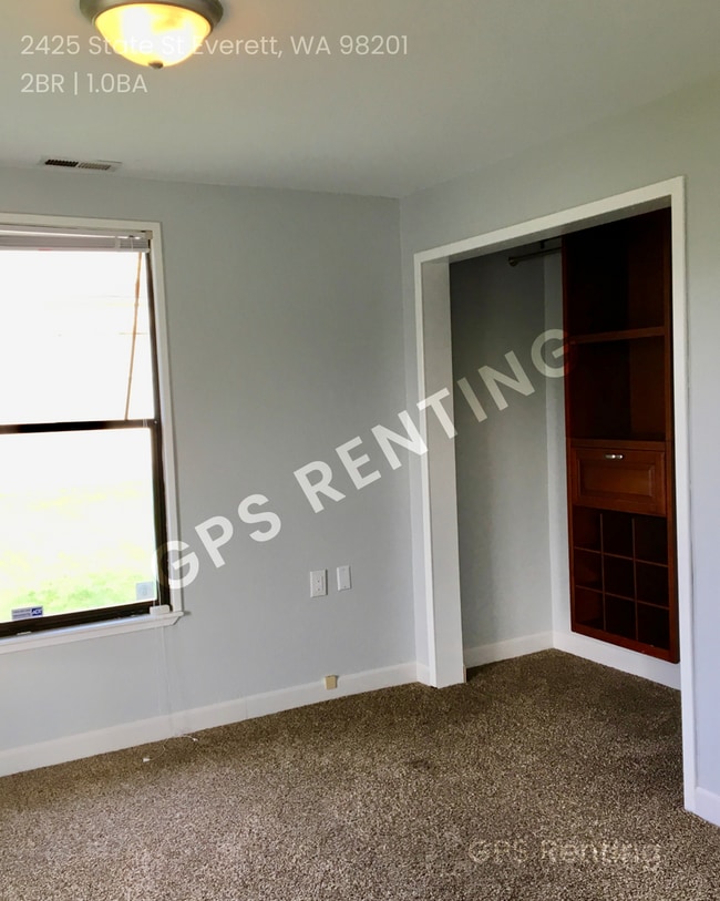Building Photo - Classic 2 bedroom 1 bathroom bungalow!