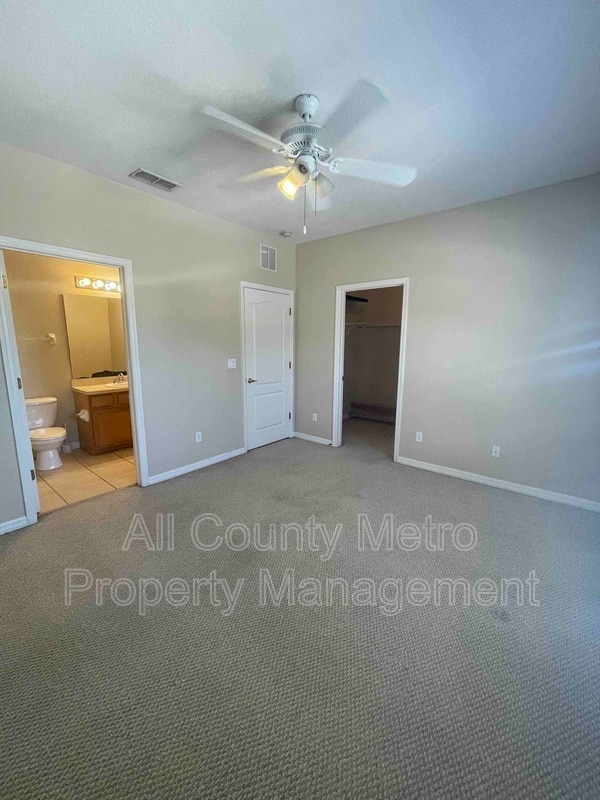 Building Photo - 2468 Caravelle Cir