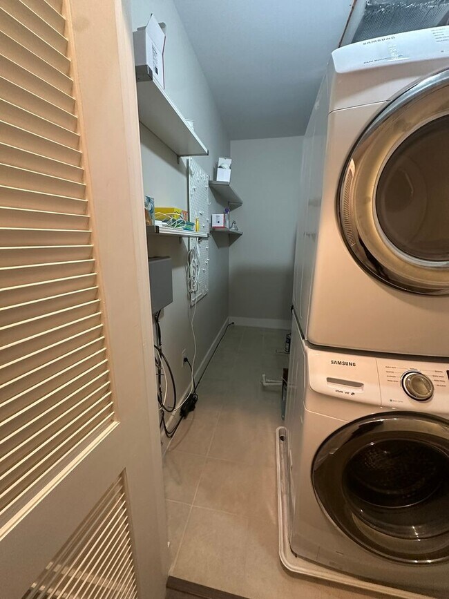 Building Photo - Modern 2 Bedroom, 2 Bathroom Penthouse with Parking in Historic LeDroit Park