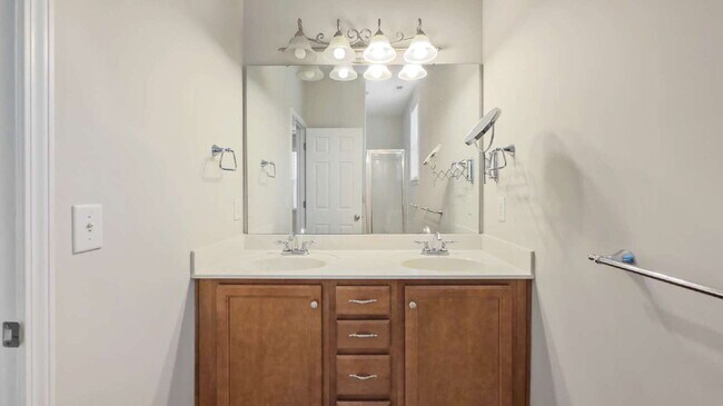 Building Photo - 19 Denby Cir