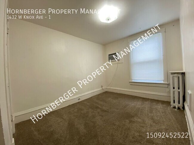 Building Photo - 1432 W Knox Ave