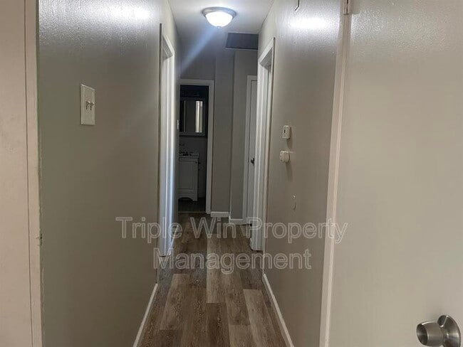 Building Photo - 11930 N Ranch Dr