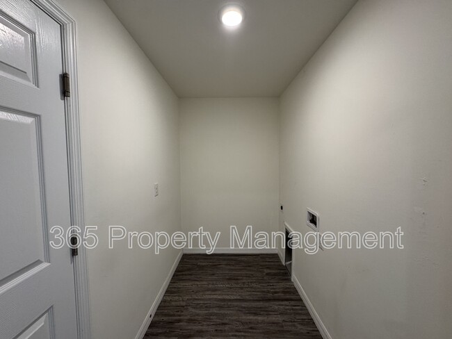 Building Photo - 26304 Explorer Rd