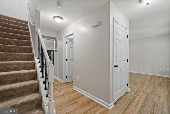Building Photo - 1544 Avenue C