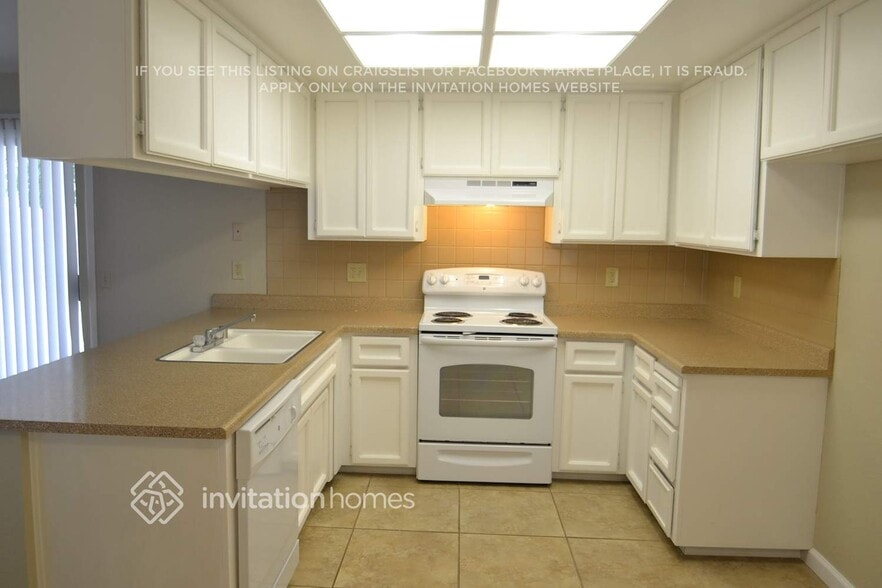 Building Photo - 18 Dempster Ct