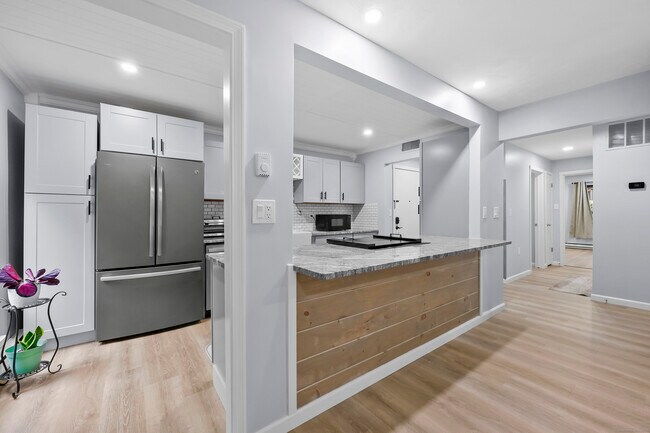Building Photo - 46 Mallard Dr