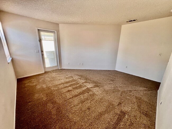 Building Photo - $2,050 Princeton & Brawley, 3 Bed - N Dewe...