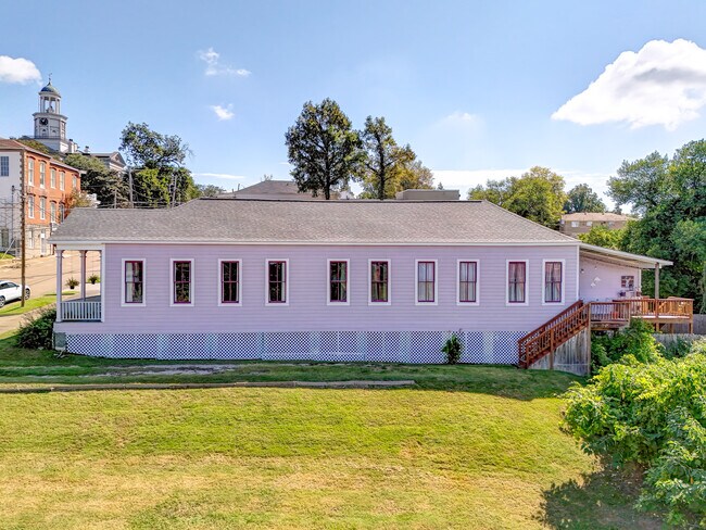Building Photo - 806 Grove St