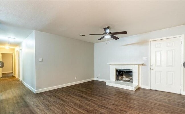 Building Photo - 2702 Little Valley Cove