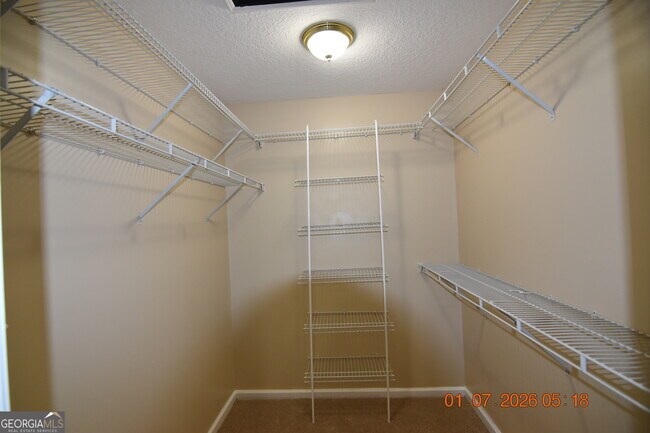 Building Photo - 145 Huntington Dr